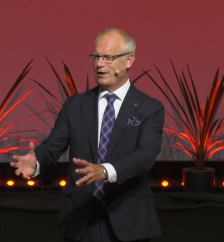 HANZA asutaja ja CEO Erik Stenfors esitleb Äriplaani 2026 konverentsil Tallinnas.
